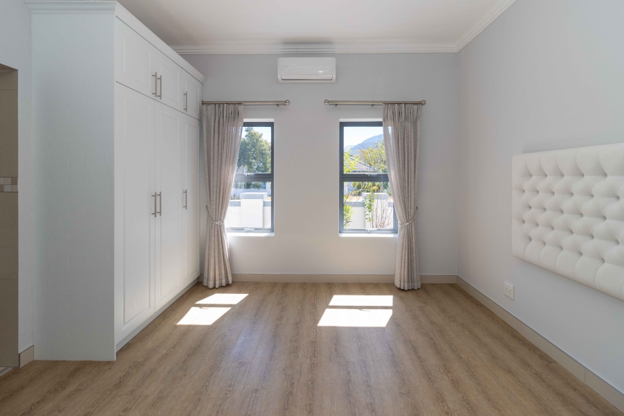 5 Bedroom Property for Sale in Val De Vie Estate Western Cape